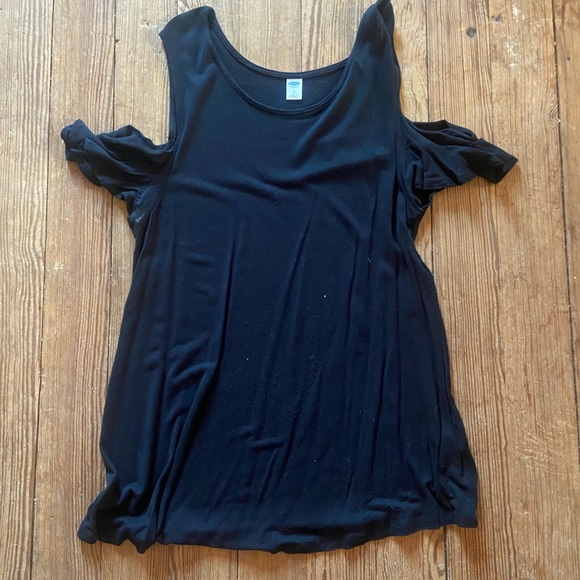 Old Navy Black Cold Shoulder Tee - Picture 1 of 2